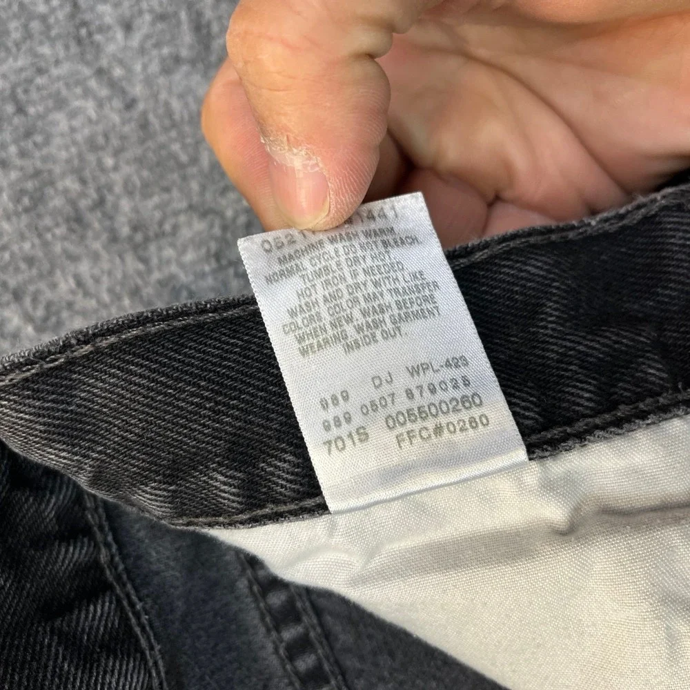 VTG Levi's 550 Relaxed Fit Jeans Men's Black Denim Distressed Straight - 34X30